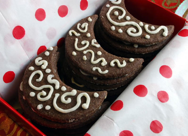 Once in a Chocolate Spice Moon Cookies | LunaCafe