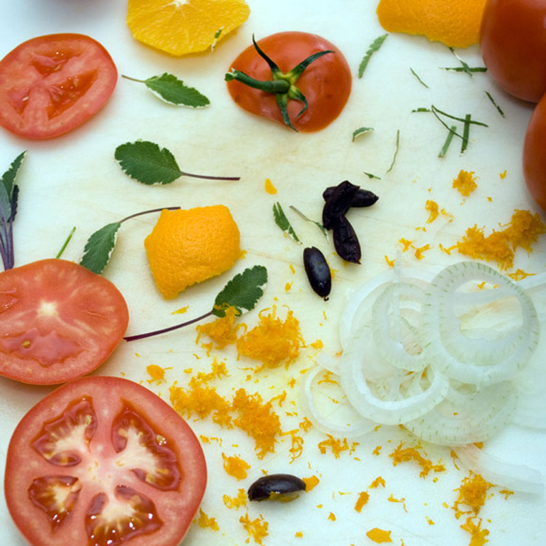 Indian Summer Tomato, Orange & Sweet Onion Salad | LunaCafe