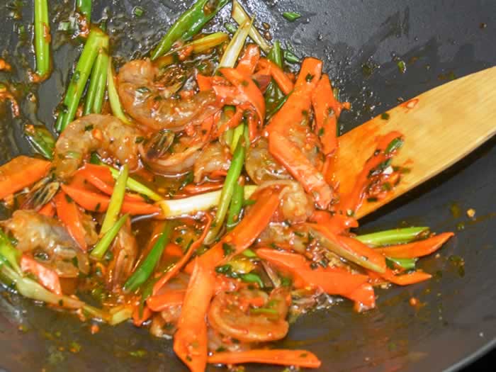 Adding Korean Spicy Pepper Sauce to Stir-Fry