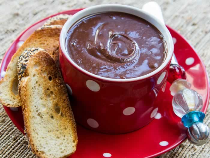 Super-Easy Homemade Nutella (Hazelnut Butter & Cocoa Spread) | LunaCafe
