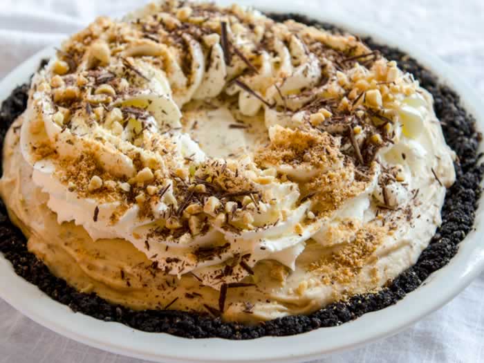 Ought to Be Illegal Butterfinger Pie (No Bake) | LunaCafe