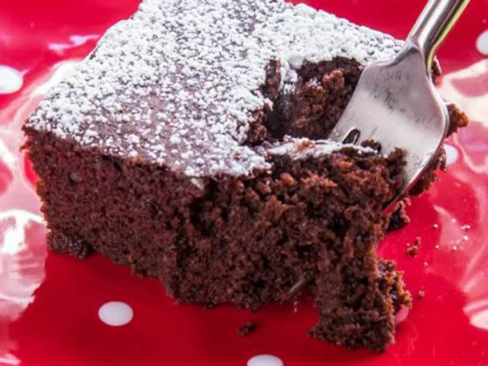LunaCafe Top Posts 2014: Chocolate Snacky Wacky Cake (Depression Cake)