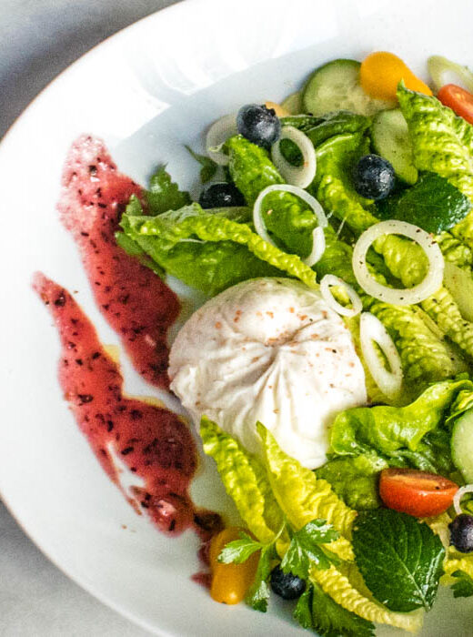 Blueberry Salad with Baby Lettuce, Burrata Blueberry Ginger-Lime Vinaigrette | LunaCafe